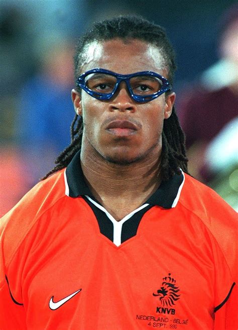 Edgar davids porque usava oculos  Sau khi bắt đầu sự nghiệp của mình với Ajax, giành được một số danh hiệu trong nước và quốc tế, sau đó anh